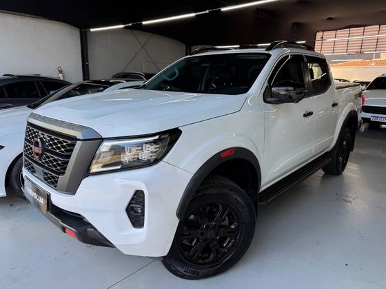 NISSAN FRONTIER 2.3 16V TURBO DIESEL PRO4X CD 4X4 AUTOMÁTICO